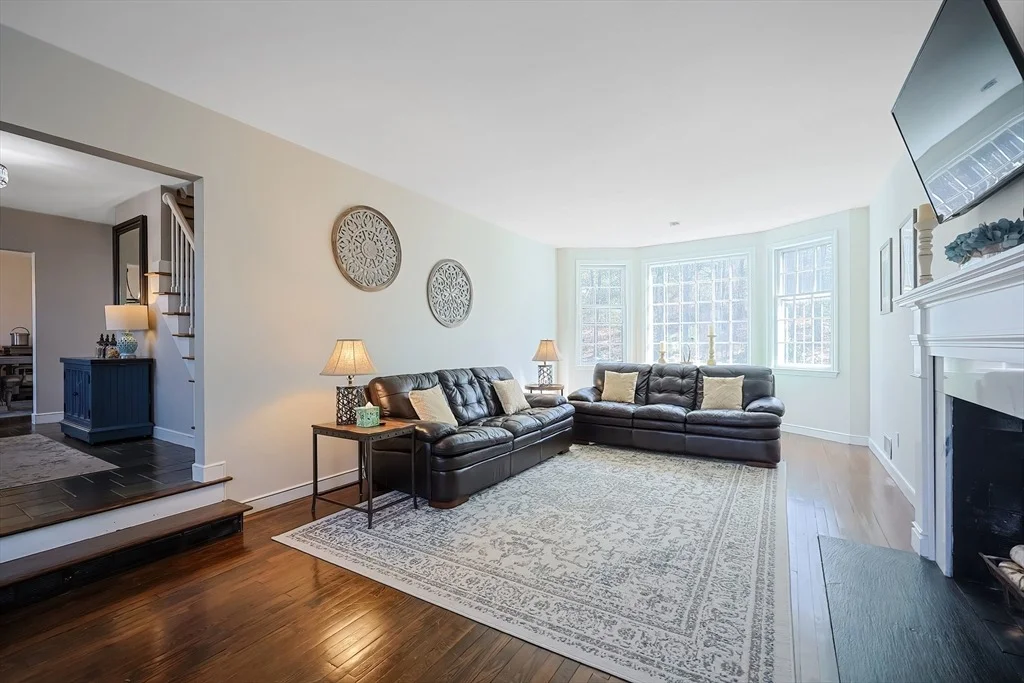 Photo of 8 Chickering Ln