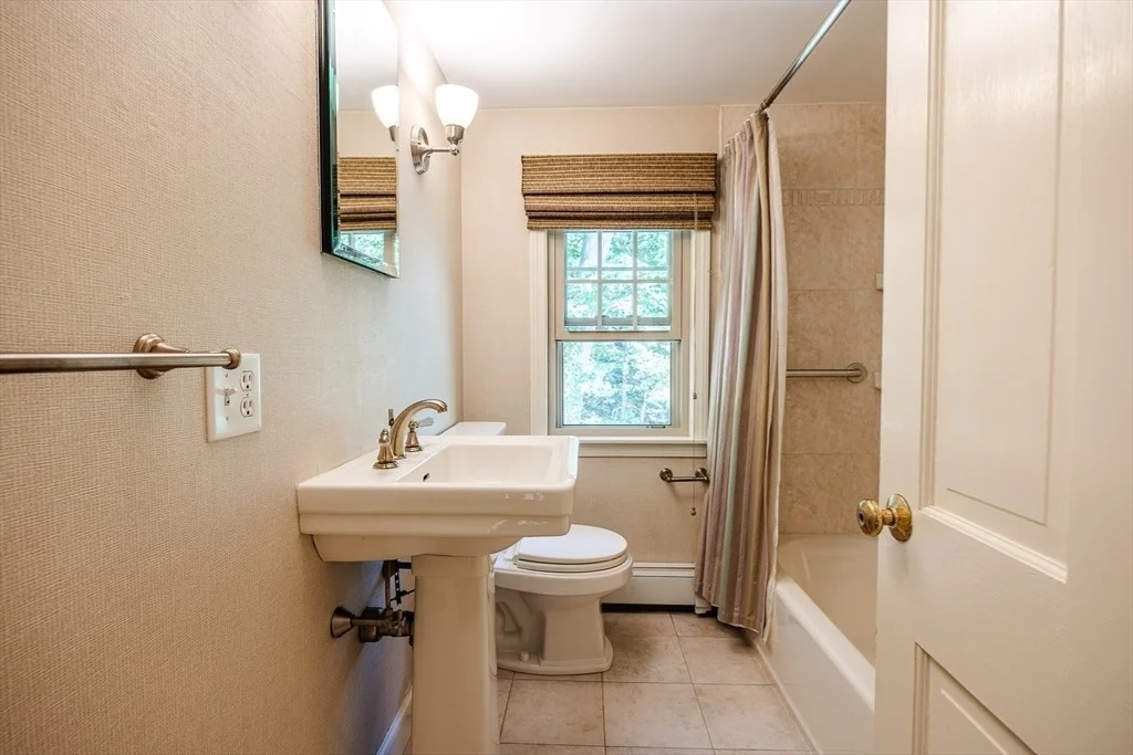 Photo of 21 Pine Ridge Circle