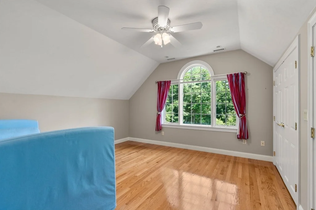 Photo of 253 Cranbrook Dr