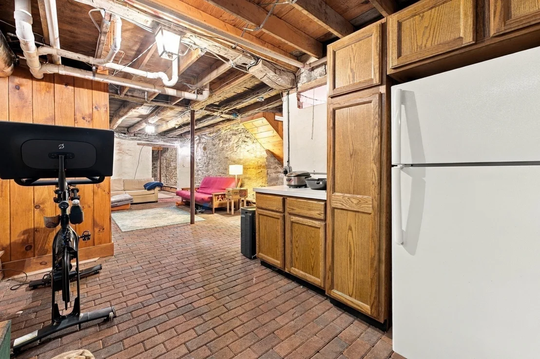 Photo of 304 Warren Rd