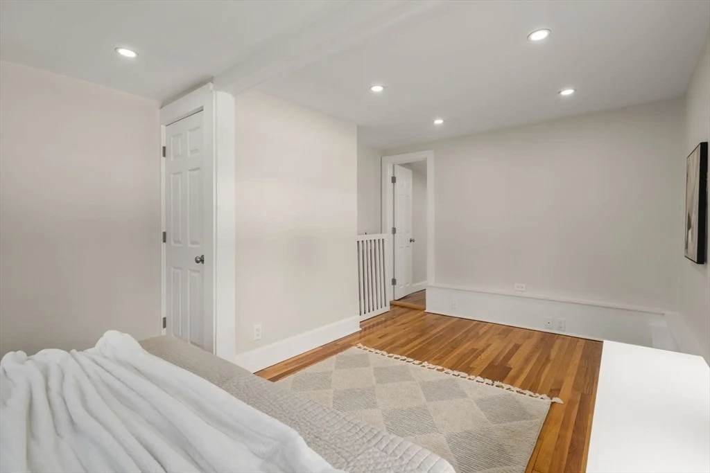 Photo of 1360 Great Plain Ave