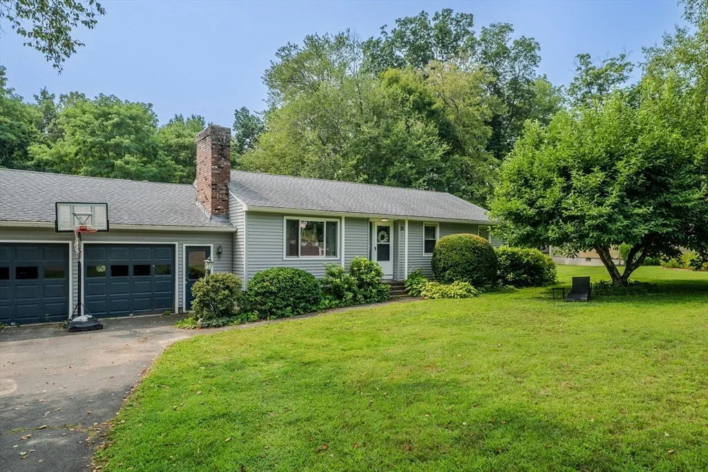 Photo of 25 Meadowbrook Dr
