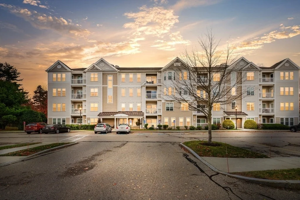 Photo of Unit 3302 at 107 Clocktower Dr