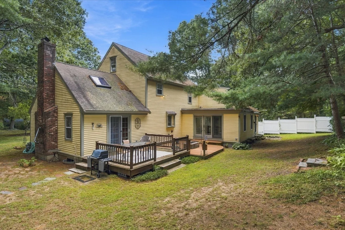 Photo of 7 Stony Brook Rd