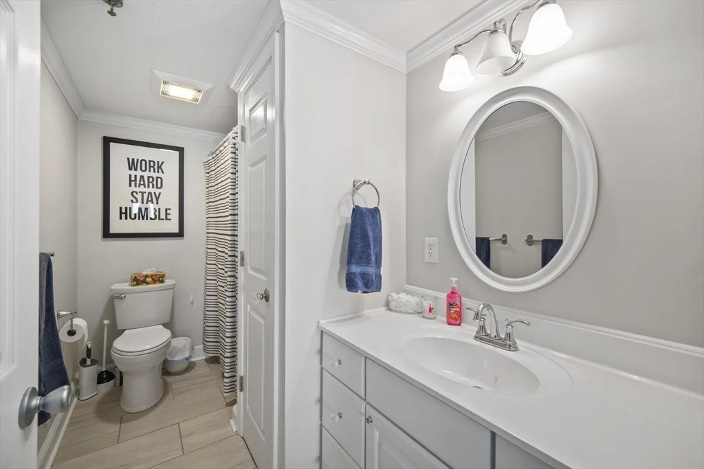 Photo of Unit 708 at 200 Cove Way