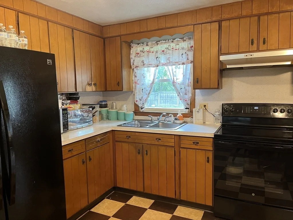 Photo of 100 Rowland St