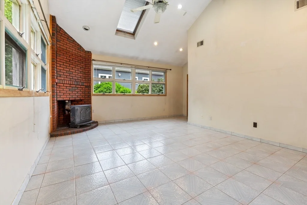 Photo of 303 Forest St