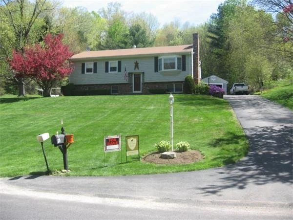 Photo of 20 Nugget Dr