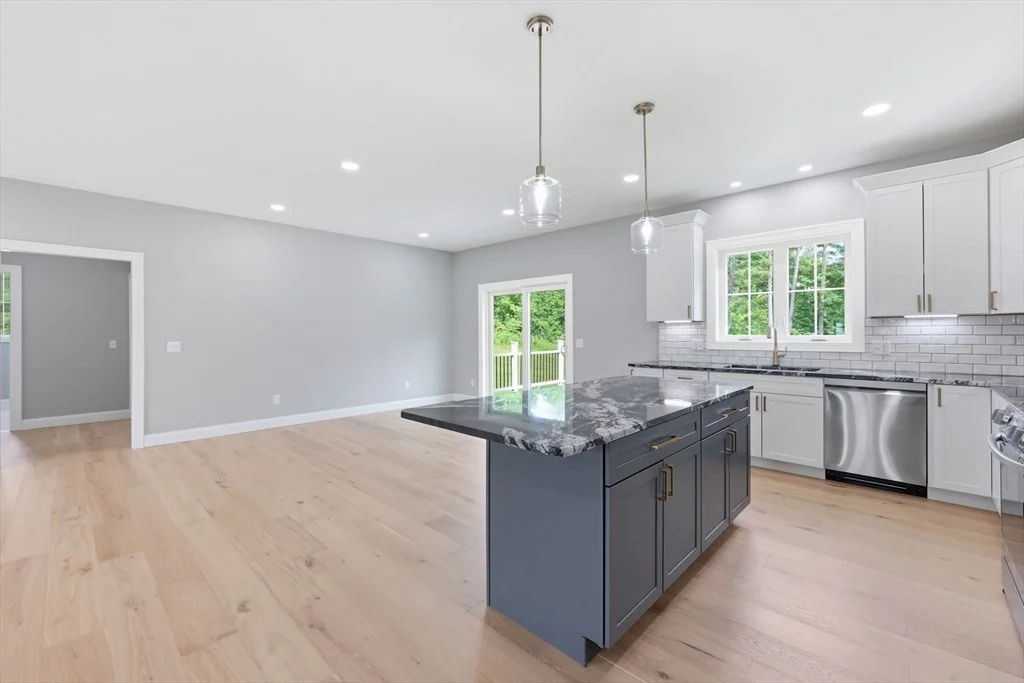 Photo of 17 Silvergrass Ln