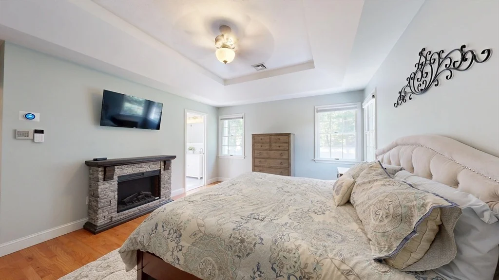 Photo of 4 Burnham Dr