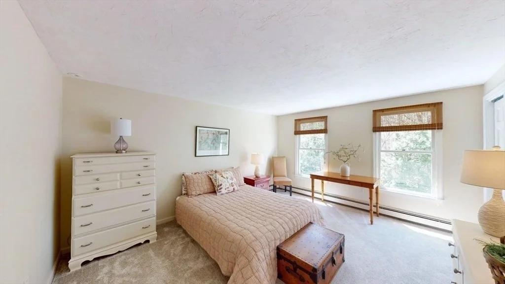 Photo of 4 Oak Dr