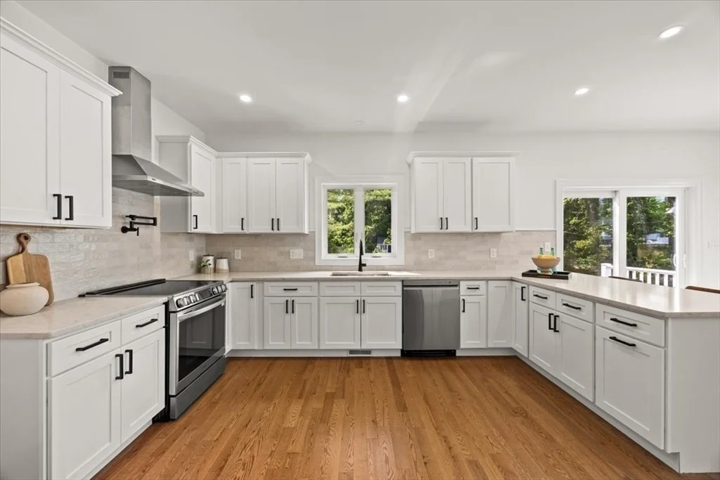 Photo of 12 Valley Run Dr