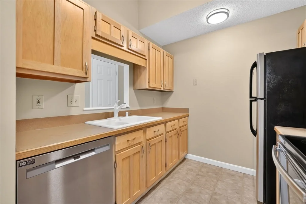 Photo of Unit J at 16 Maple Crest Cir