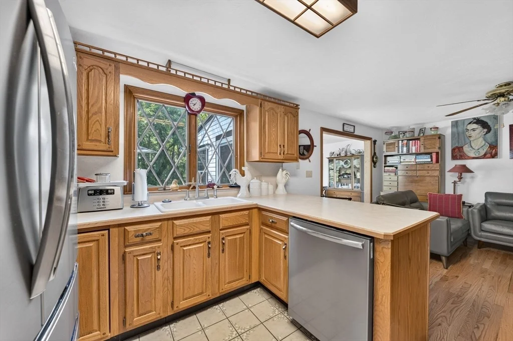 Photo of 48 Ichabod Ln