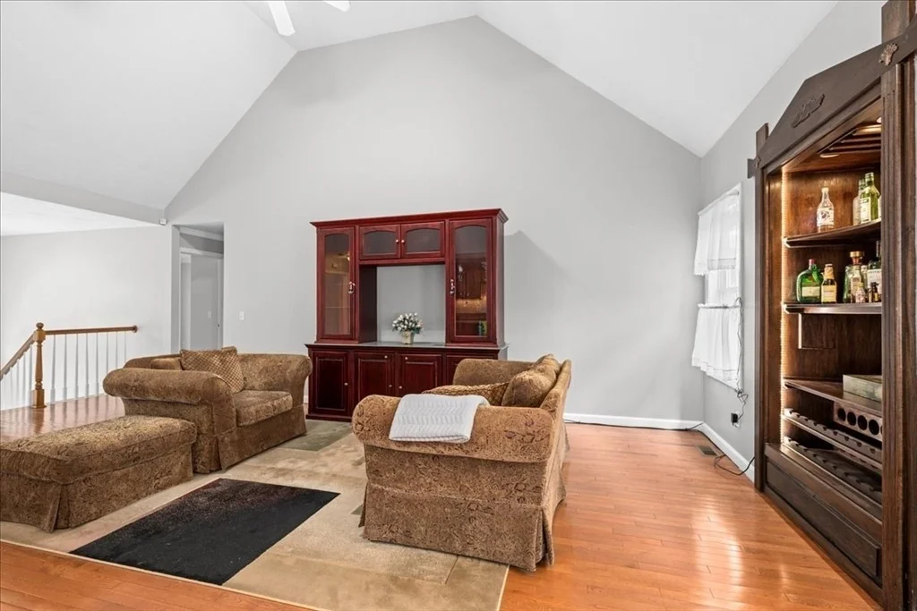 Photo of 37 Dupuis Ave