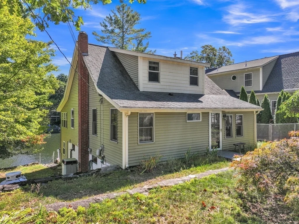 Photo of 210 Barton Rd