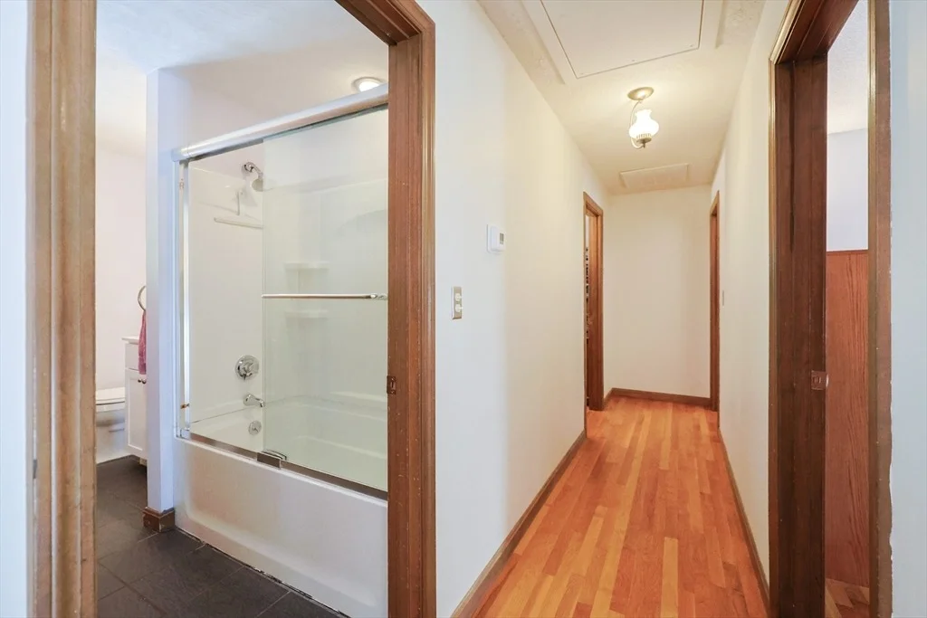 Photo of 6 Weetamoe Dr