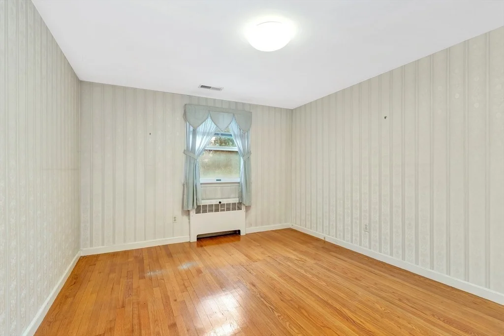 Photo of 24 Dunelm Rd