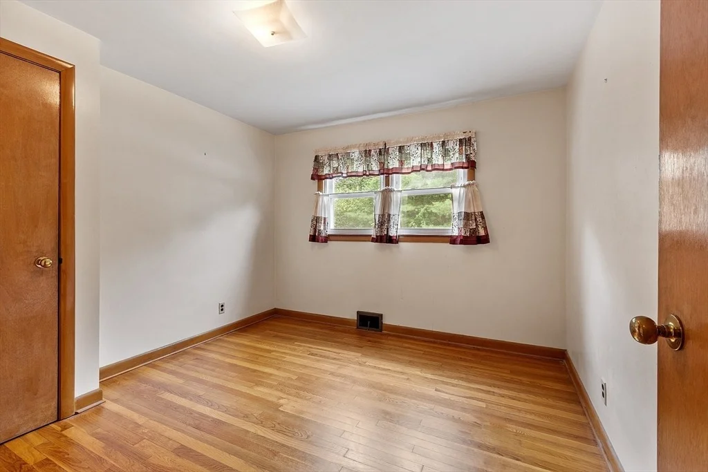 Photo of 31 Ken Dr