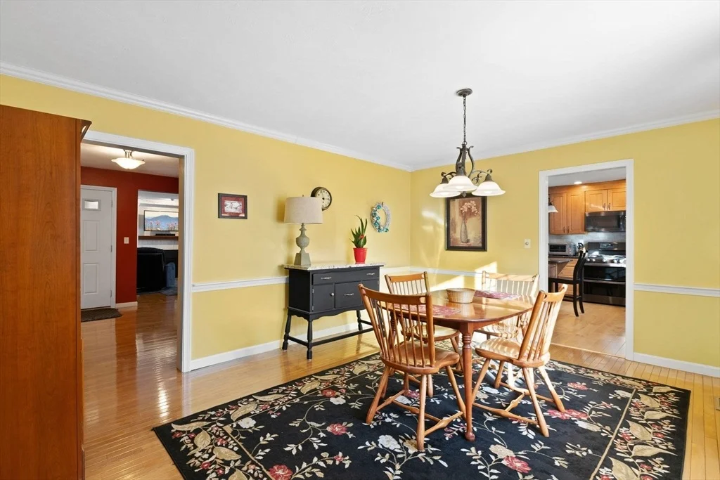 Photo of 40 Tabway Ln
