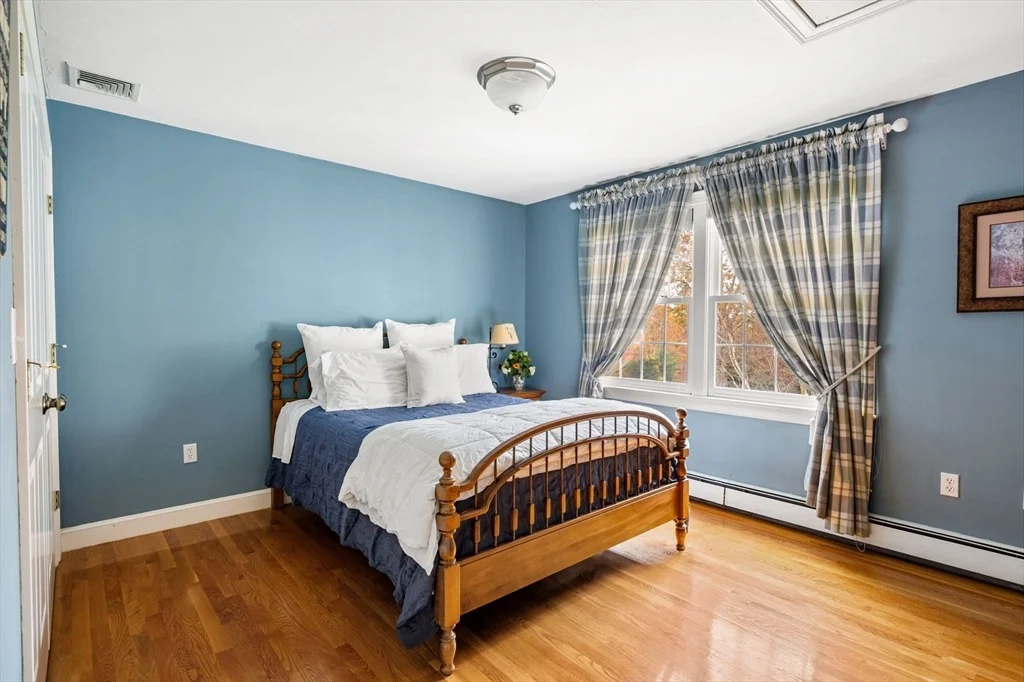 Photo of 56 Paradise Dr