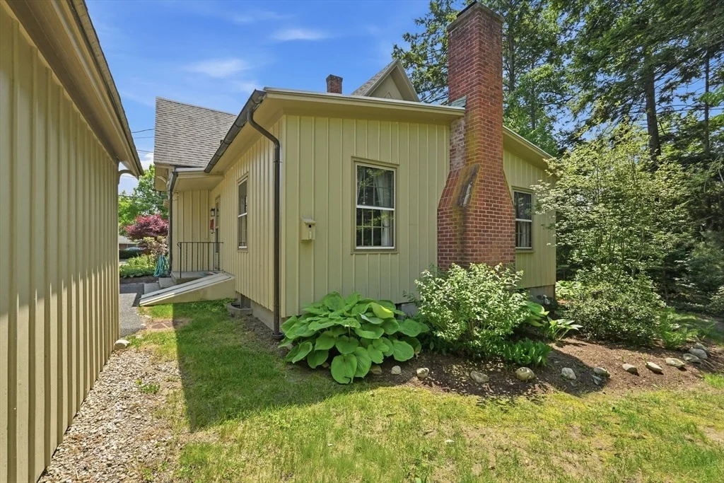 Photo of 38 Round Hill Road