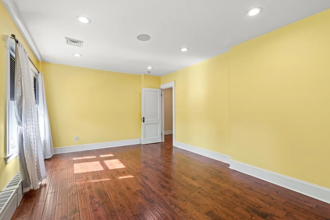 Photo of 34 Farrington Ave