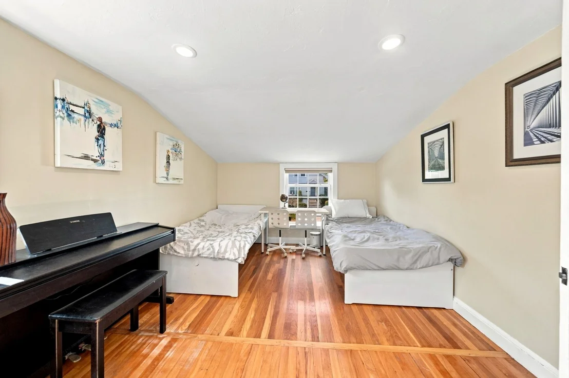 Photo of 147 Elmlawn Rd