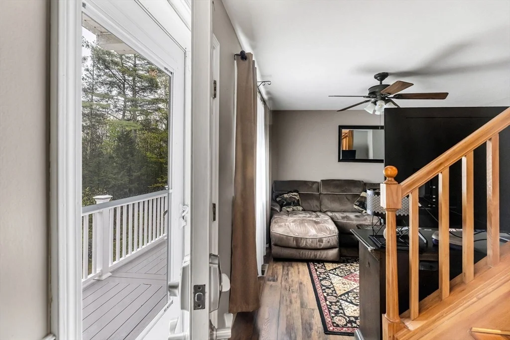 Photo of 302 Middlefield Rd