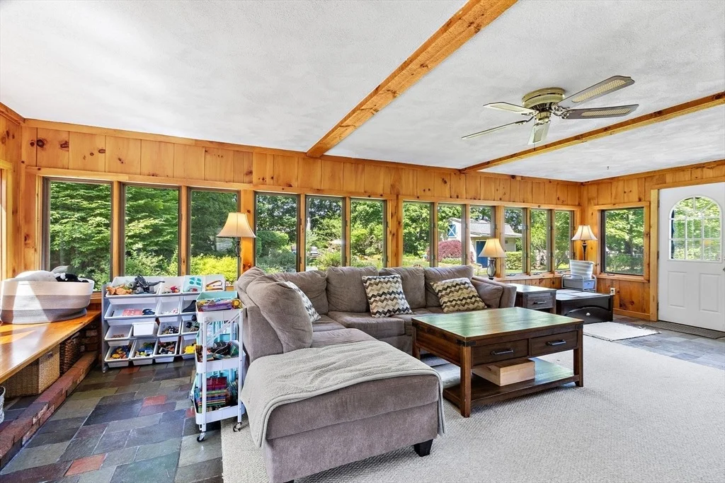 Photo of 472 Coronation Drive
