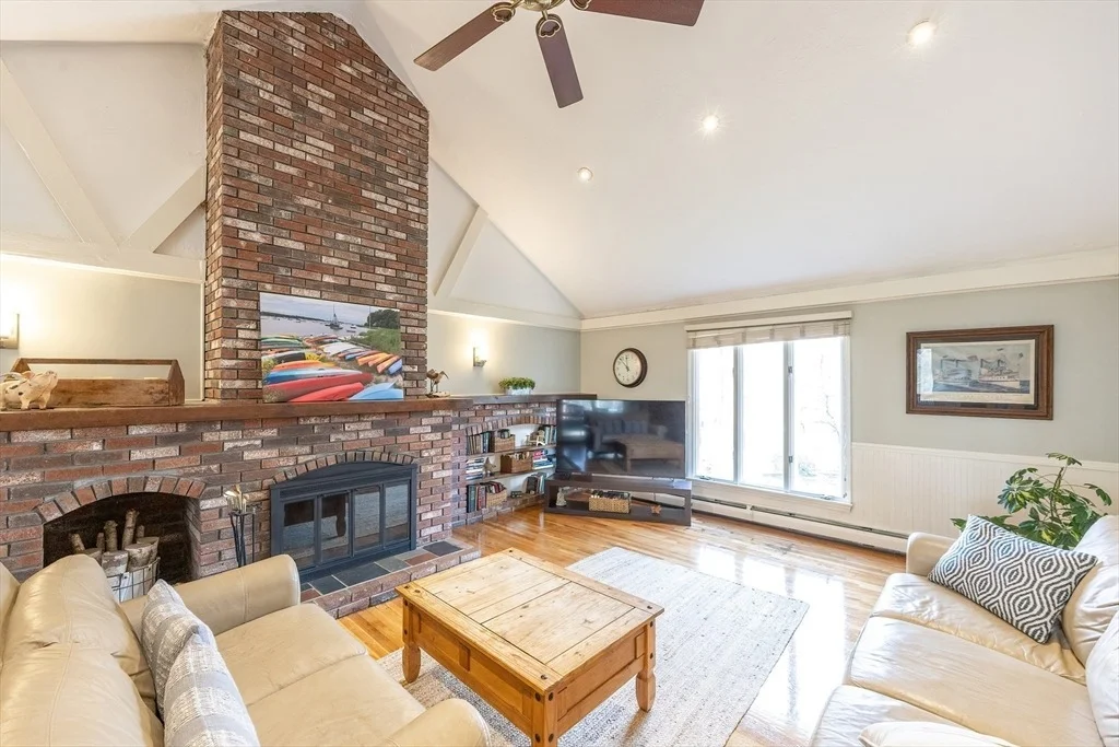 Photo of 11 Garry Dr