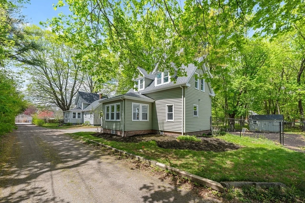 Photo of 24 Bowker Ave