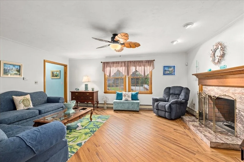 Photo of 27 Crestview Dr