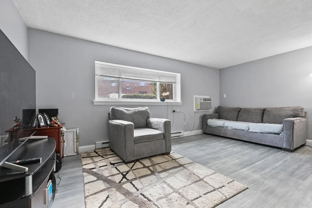 Photo of Unit B at 81 Nicholas Rd