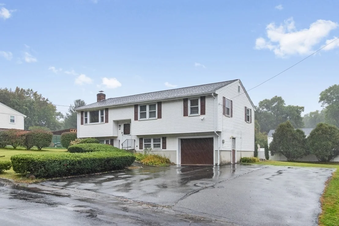 Photo of 30 Lantern Ln