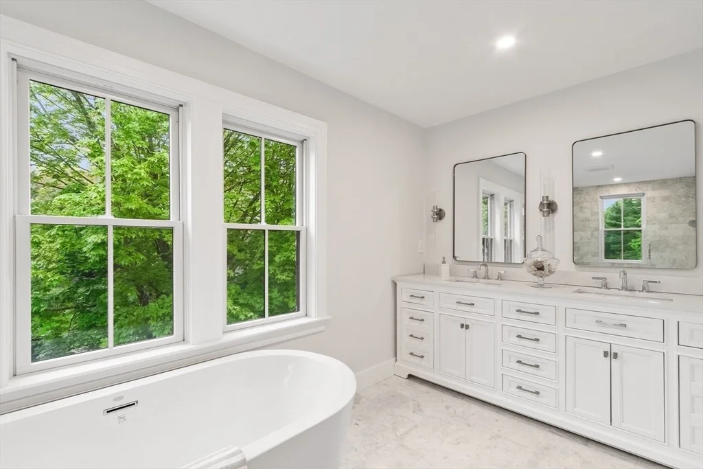 Photo of 127 Lee Dr