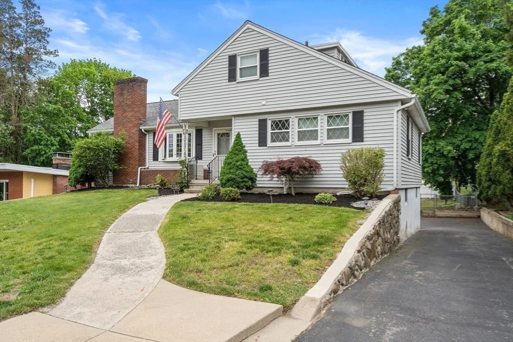 Photo of 32 Oak St