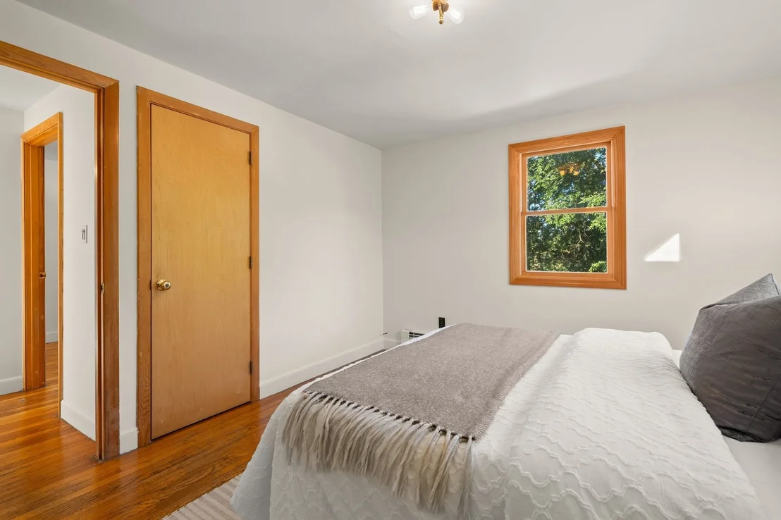 Photo of 298 Forest St