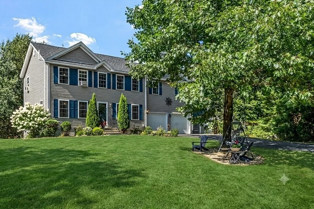 Photo of 93 N Common Rd