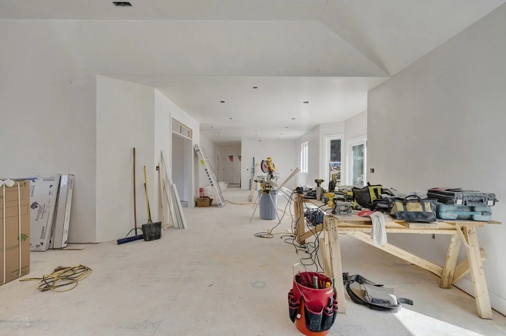 Photo of 18 Macdonald Dr