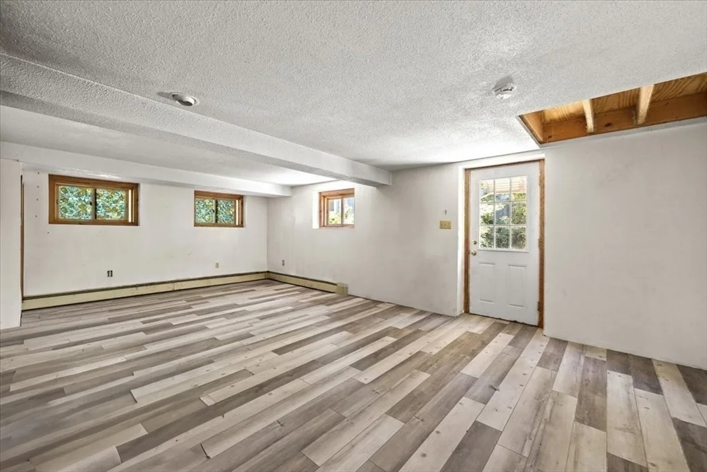 Photo of 2 Cardinal Ave