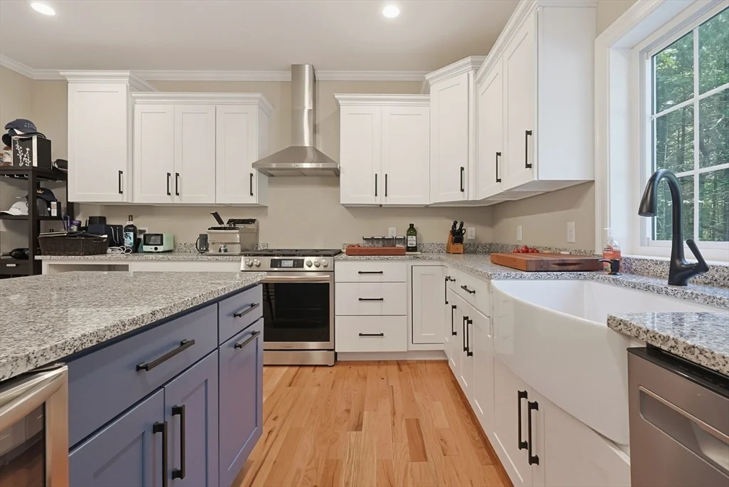 Photo of 74 King Philip Rd
