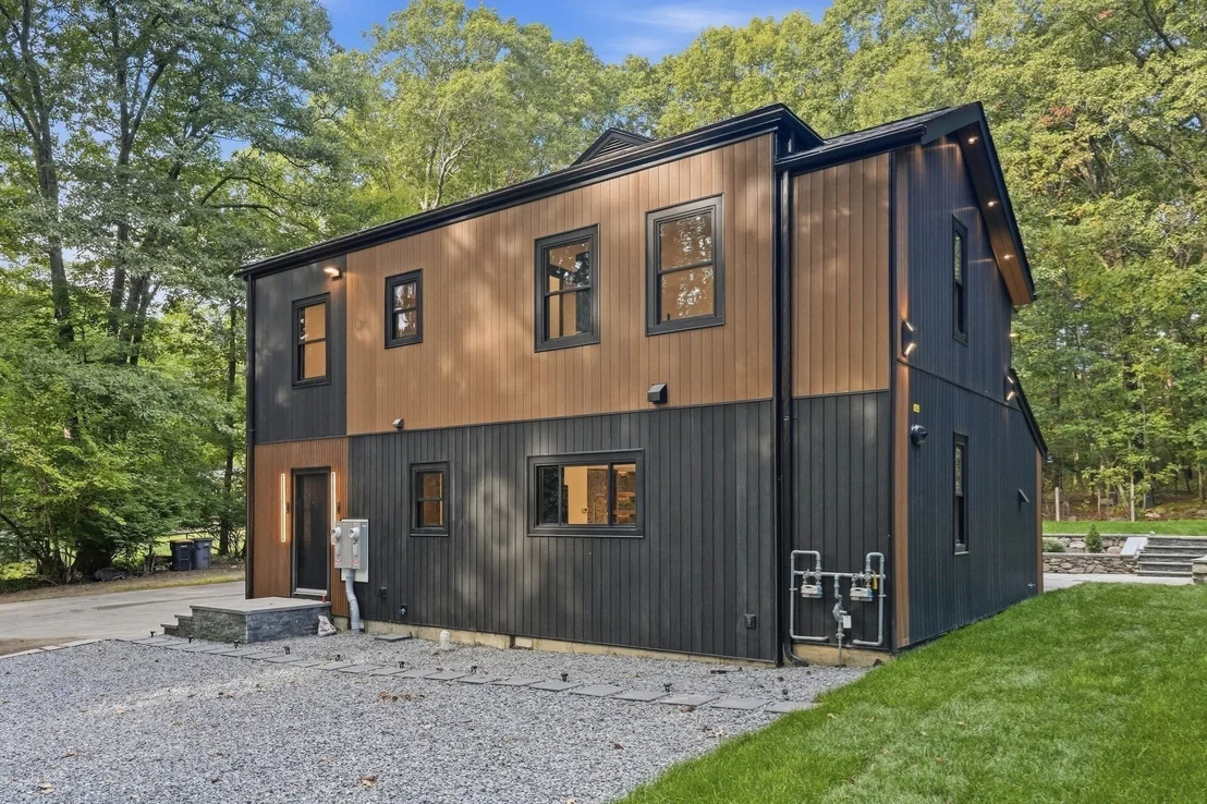 Photo of 641 Grove St