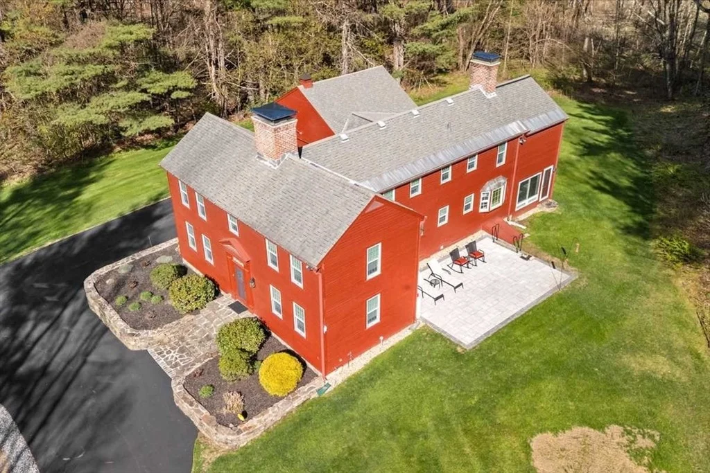 Photo of 9 Bay Path Dr