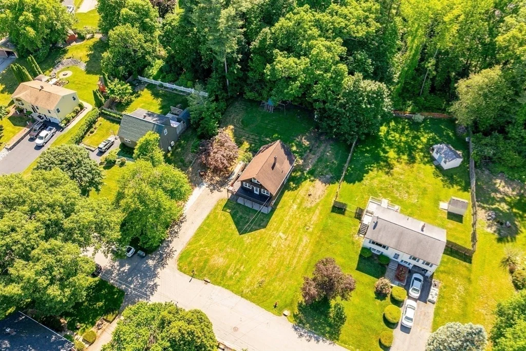 Photo of 33 Lakeview Ave
