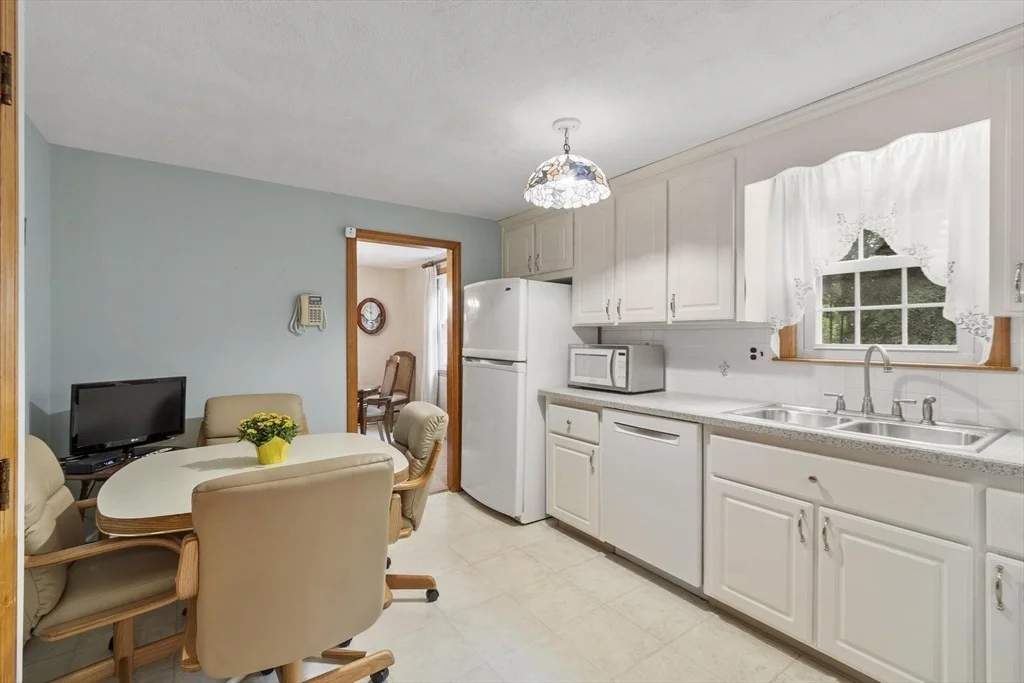 Photo of 7 Susan Dr