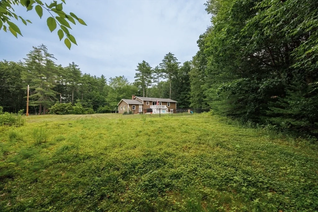 Photo of 142 Squannacook Rd