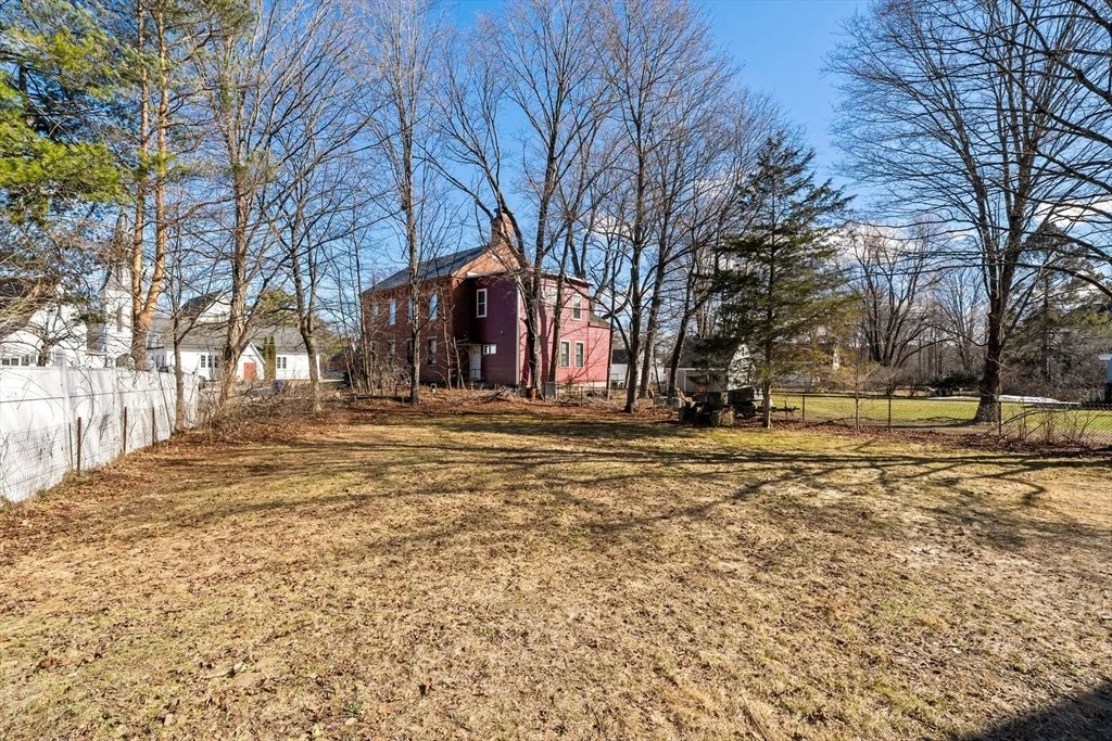 Photo of 2 Maple St