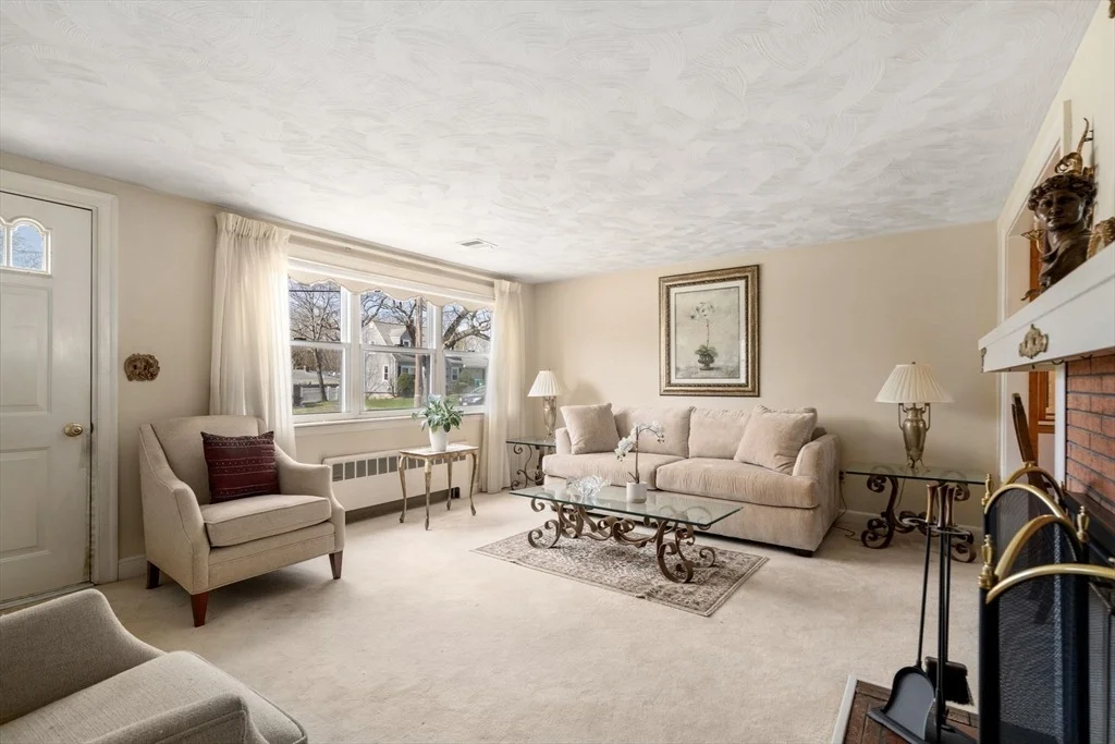 Photo of 28 Saint Dennis Dr