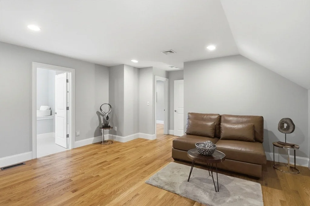Photo of 7 Davis Rd